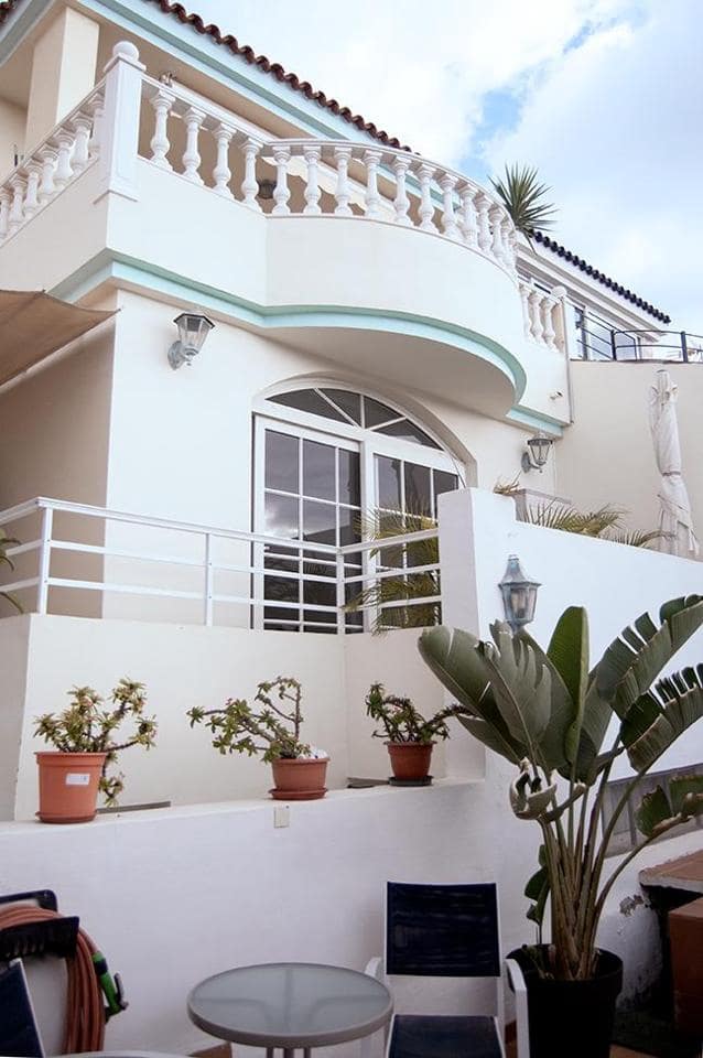 5 bedroom Villa for sale in San Bartolome de Tirajana with pool garage - € 870,000 (Ref: 9464869)
