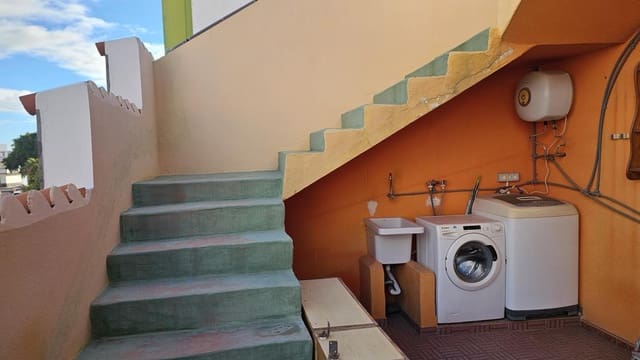 5 Zimmer Villa zu verkaufen in Sardina, Santa Lucía de Tirajana mit Pool - 420.000 € (Ref: 9480690)