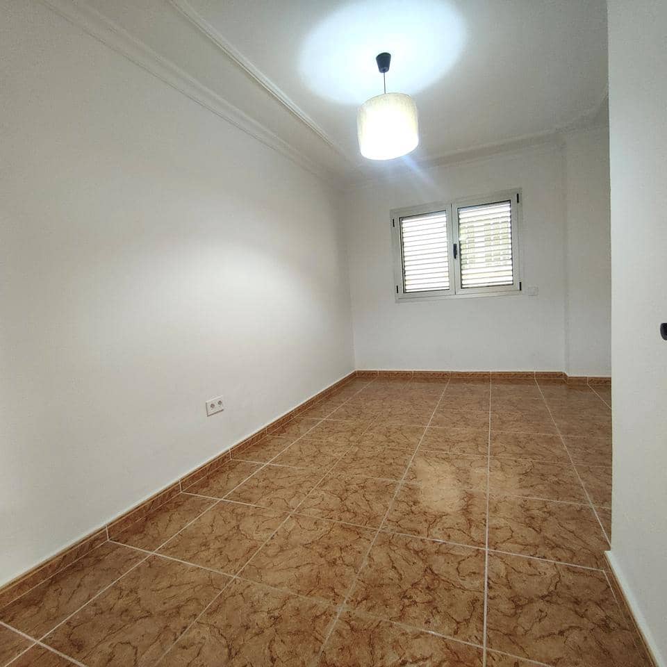 3 bedroom Flat for rent in Telde - € 900 (Ref: 9480691)