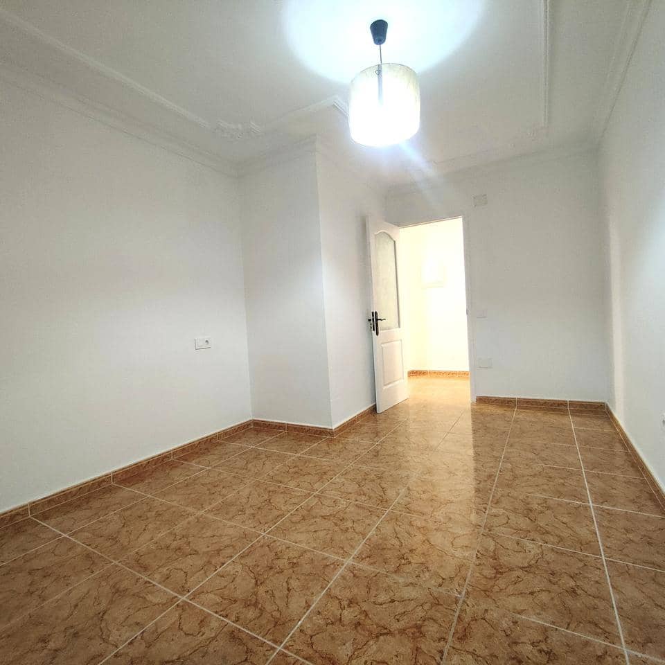 3 bedroom Flat for rent in Telde - € 900 (Ref: 9480691)