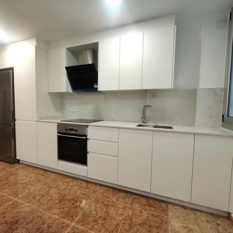 3 makuuhuone Asunto vuokrattavana paikassa Telde - 900 € (Ref: 9480691)