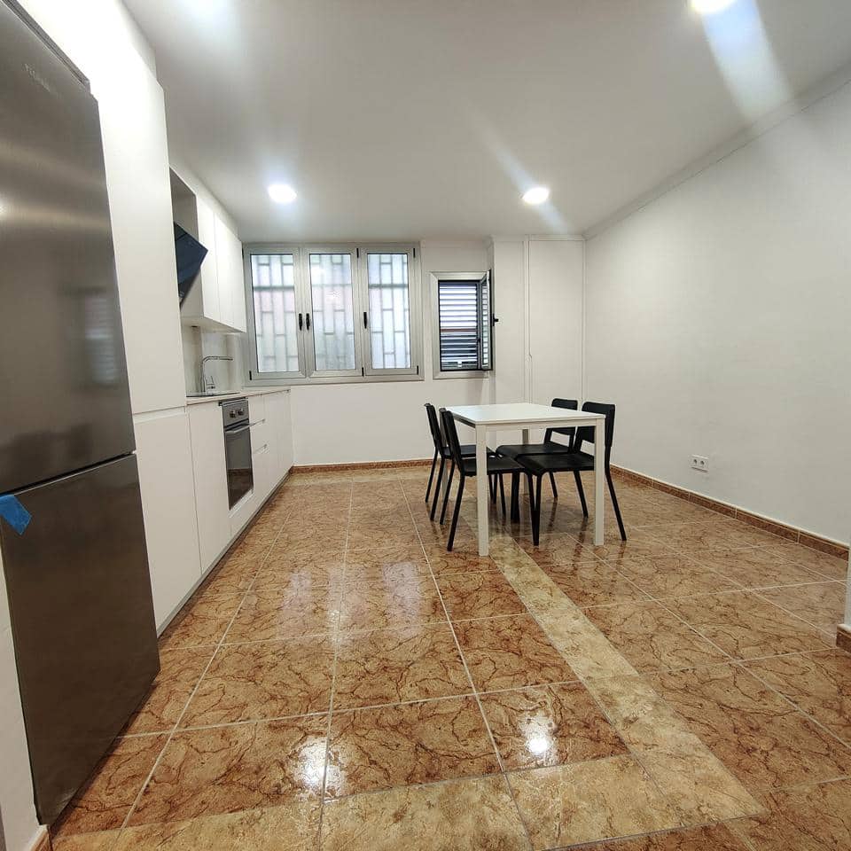 3 bedroom Flat for rent in Telde - € 900 (Ref: 9480691)