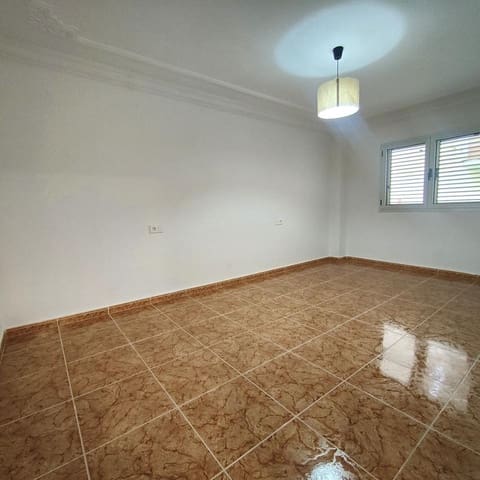 3 makuuhuone Asunto vuokrattavana paikassa Telde - 900 € (Ref: 9480691)