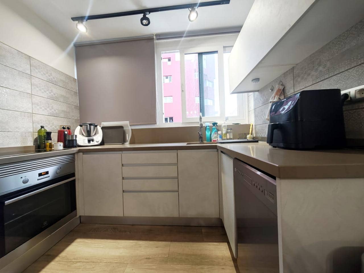 2 makuuhuone Asunto vuokrattavana paikassa Las Palmas de Gran Canaria mukana 
autotalli - 1 400 € (Ref: 9487191)