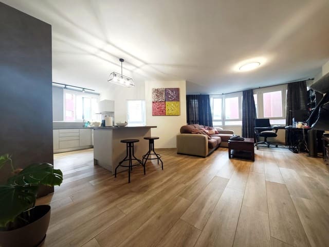 2 makuuhuone Asunto vuokrattavana paikassa Santa Catalina - Canteras, Las Palmas de Gran Canaria mukana 
autotalli - 1 400 € (Ref: 9487191)