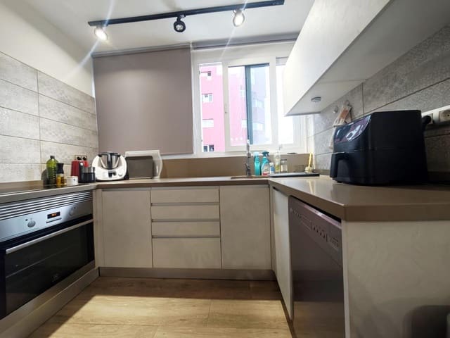 2 makuuhuone Asunto vuokrattavana paikassa Santa Catalina - Canteras, Las Palmas de Gran Canaria mukana 
autotalli - 1 400 € (Ref: 9487191)