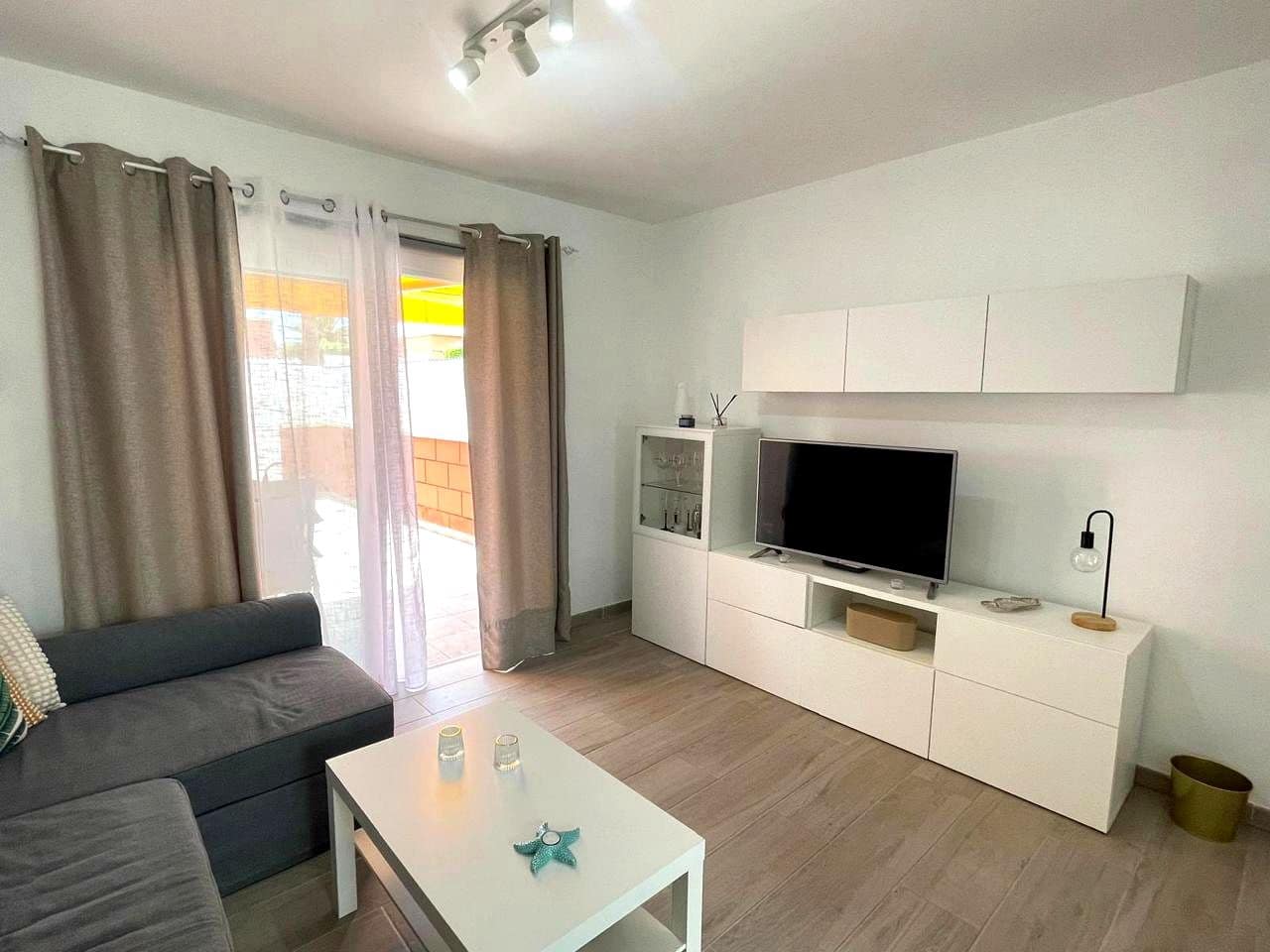 1 quarto Apartamento para arrendar em San Agustin com piscina - 1 300 € (Ref: 9521763)