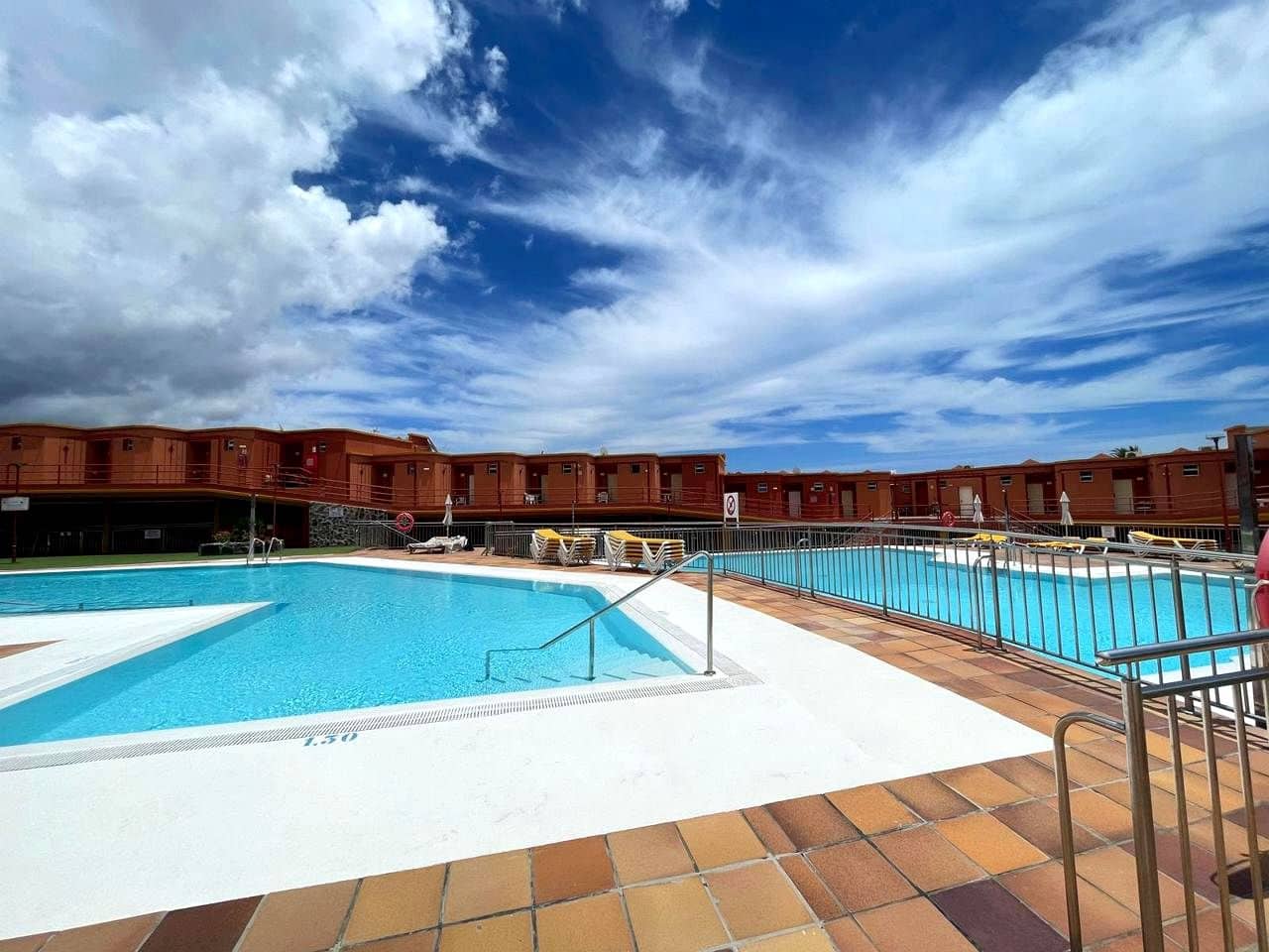 1 quarto Apartamento para arrendar em San Agustin com piscina - 1 300 € (Ref: 9521763)