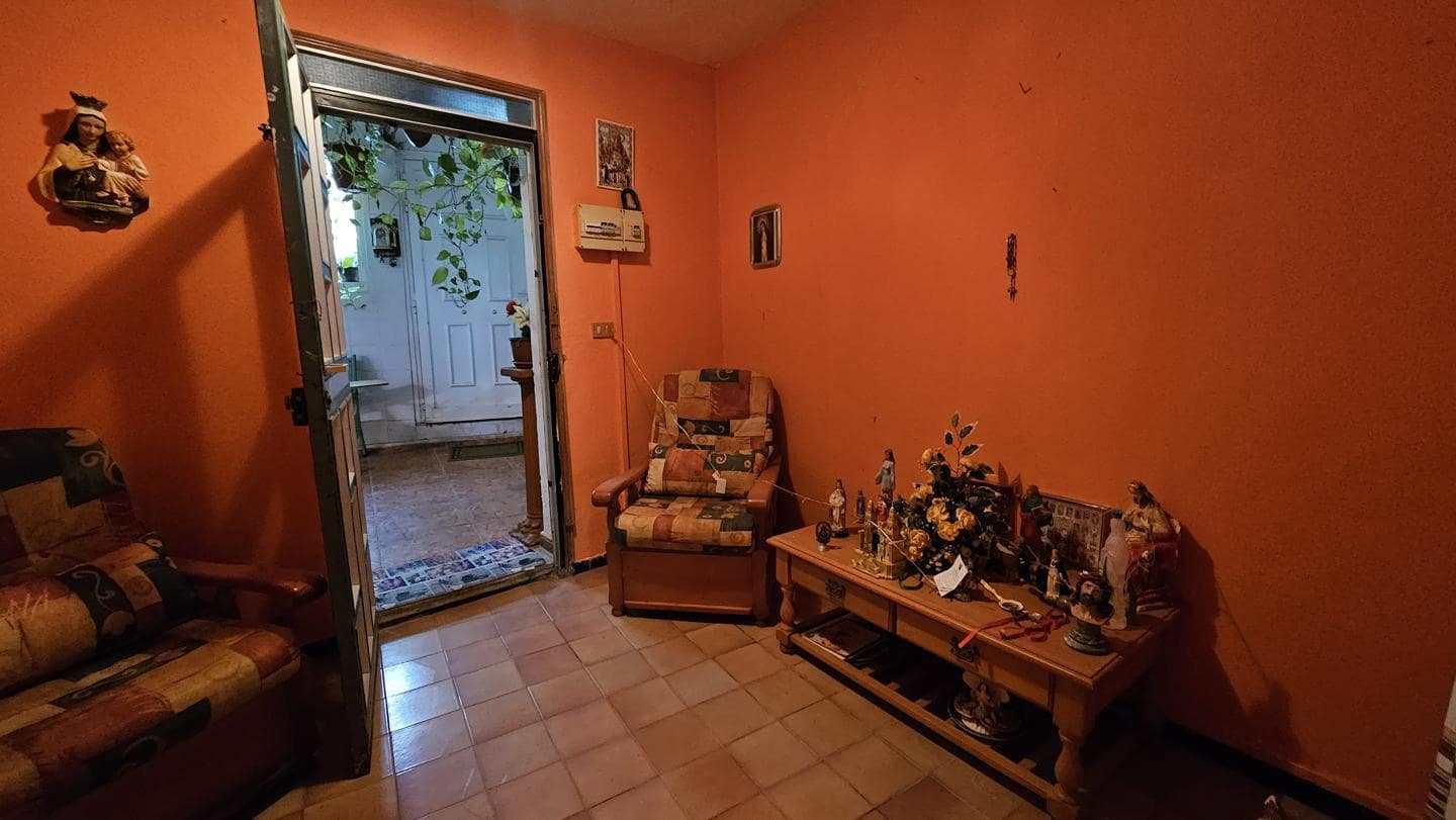 4 sypialnia Finka/Dom wiejski na sprzedaż w San Bartolome de Tirajana z basenem garażem - 160 000 € (Ref: 9566734)