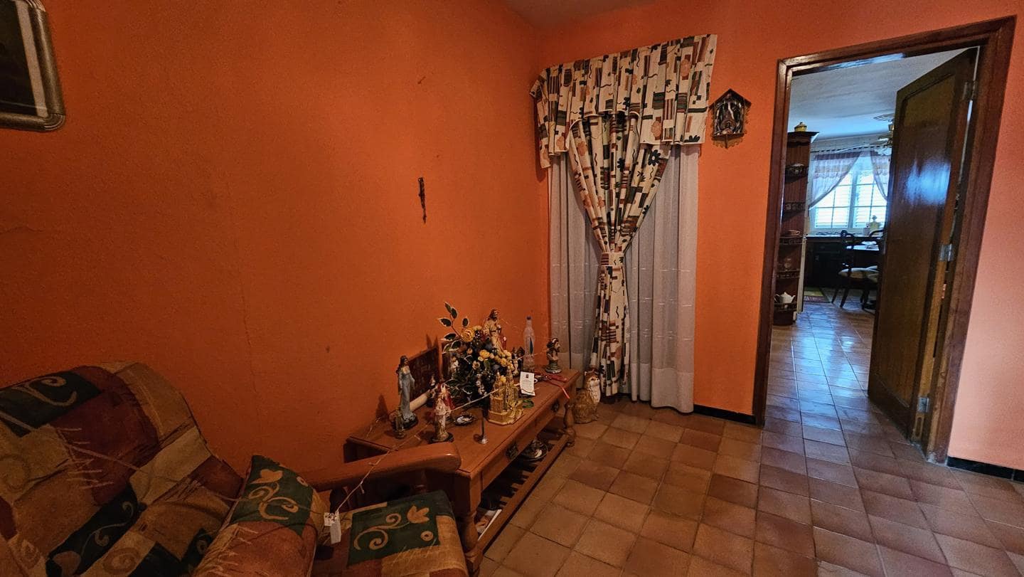 4 sypialnia Finka/Dom wiejski na sprzedaż w San Bartolome de Tirajana z basenem garażem - 160 000 € (Ref: 9566734)