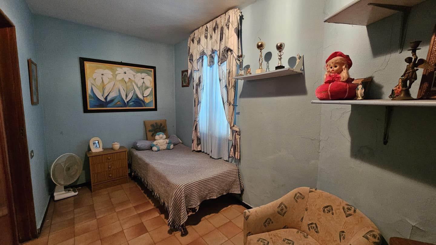 4 sypialnia Finka/Dom wiejski na sprzedaż w San Bartolome de Tirajana z basenem garażem - 160 000 € (Ref: 9566734)