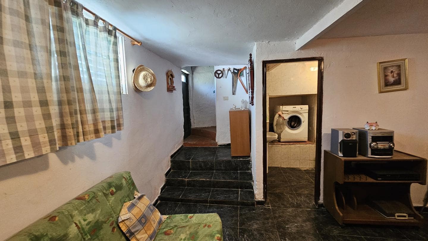 4 sypialnia Finka/Dom wiejski na sprzedaż w San Bartolome de Tirajana z basenem garażem - 160 000 € (Ref: 9566734)