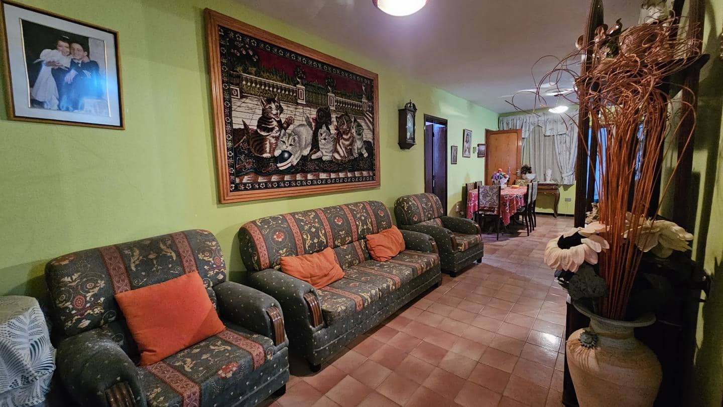 4 sypialnia Finka/Dom wiejski na sprzedaż w San Bartolome de Tirajana z basenem garażem - 160 000 € (Ref: 9566734)