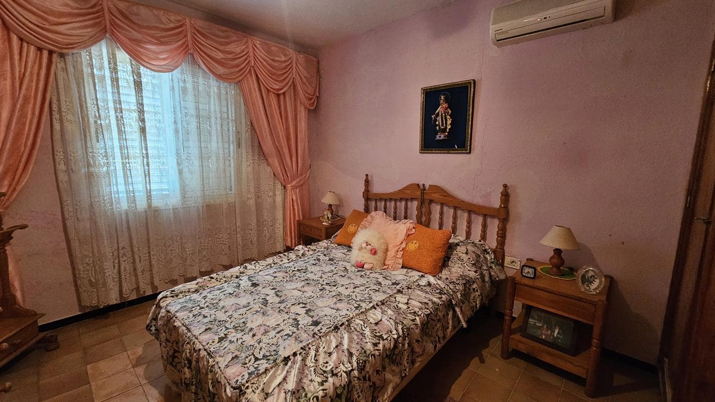 4 sypialnia Finka/Dom wiejski na sprzedaż w San Bartolome de Tirajana z basenem garażem - 160 000 € (Ref: 9566734)