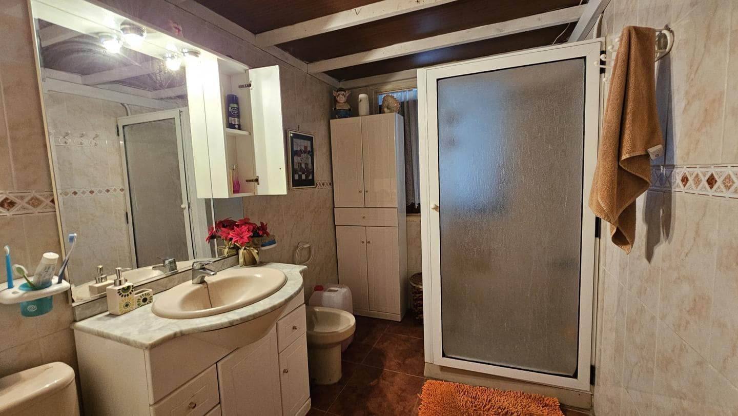 4 sypialnia Finka/Dom wiejski na sprzedaż w San Bartolome de Tirajana z basenem garażem - 160 000 € (Ref: 9566734)