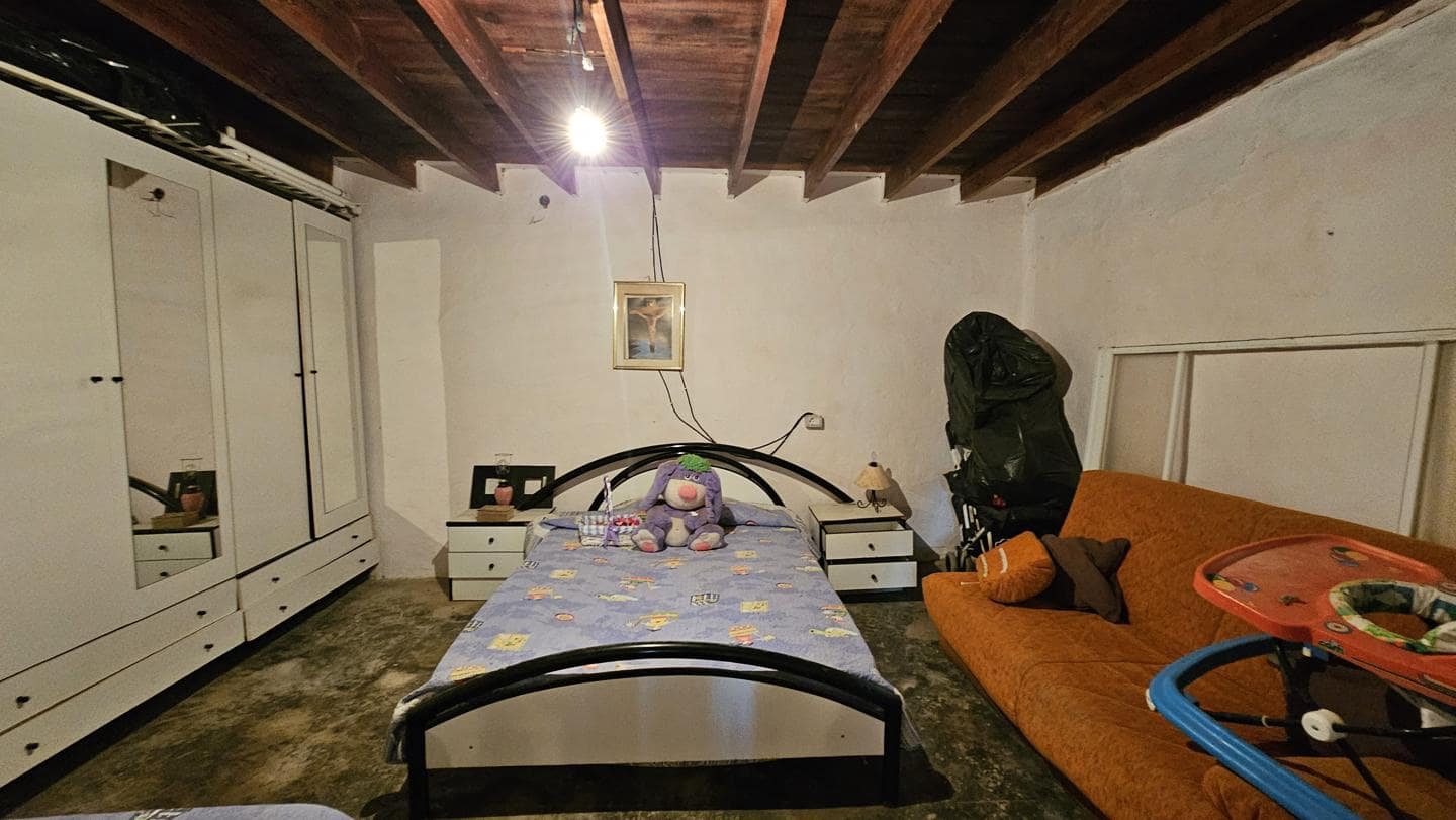 4 sypialnia Finka/Dom wiejski na sprzedaż w San Bartolome de Tirajana z basenem garażem - 160 000 € (Ref: 9566734)