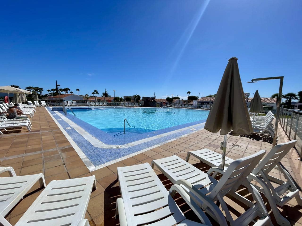 2 Zimmer Bungalow zu vermieten in Playa del Ingles mit Pool - 1.600 € (Ref: 9603446)