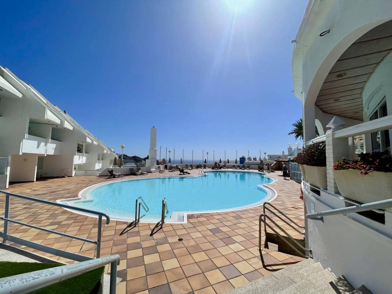 Apartamento para venda em Mogan com piscina garagem - 130 000 € (Ref: 9610337)