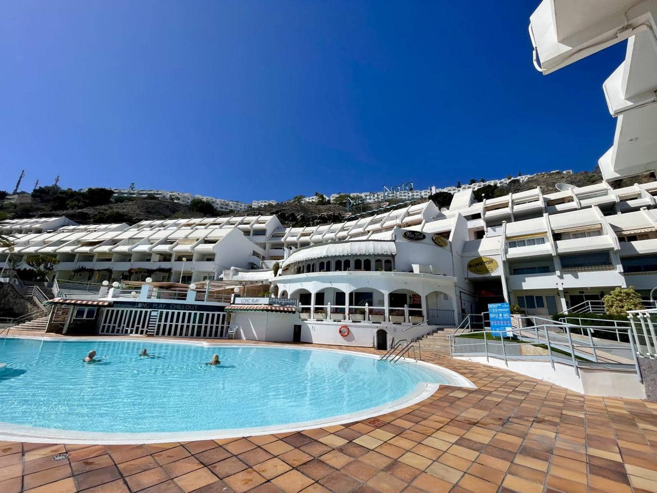 Apartamento para venda em Mogan com piscina garagem - 130 000 € (Ref: 9610337)