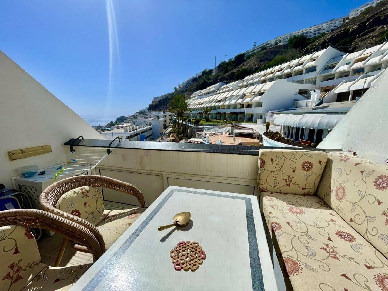 Apartamento para venda em Mogan com piscina garagem - 130 000 € (Ref: 9610337)