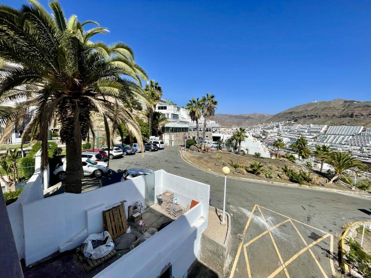 Apartamento para venda em Mogan com piscina garagem - 130 000 € (Ref: 9610337)