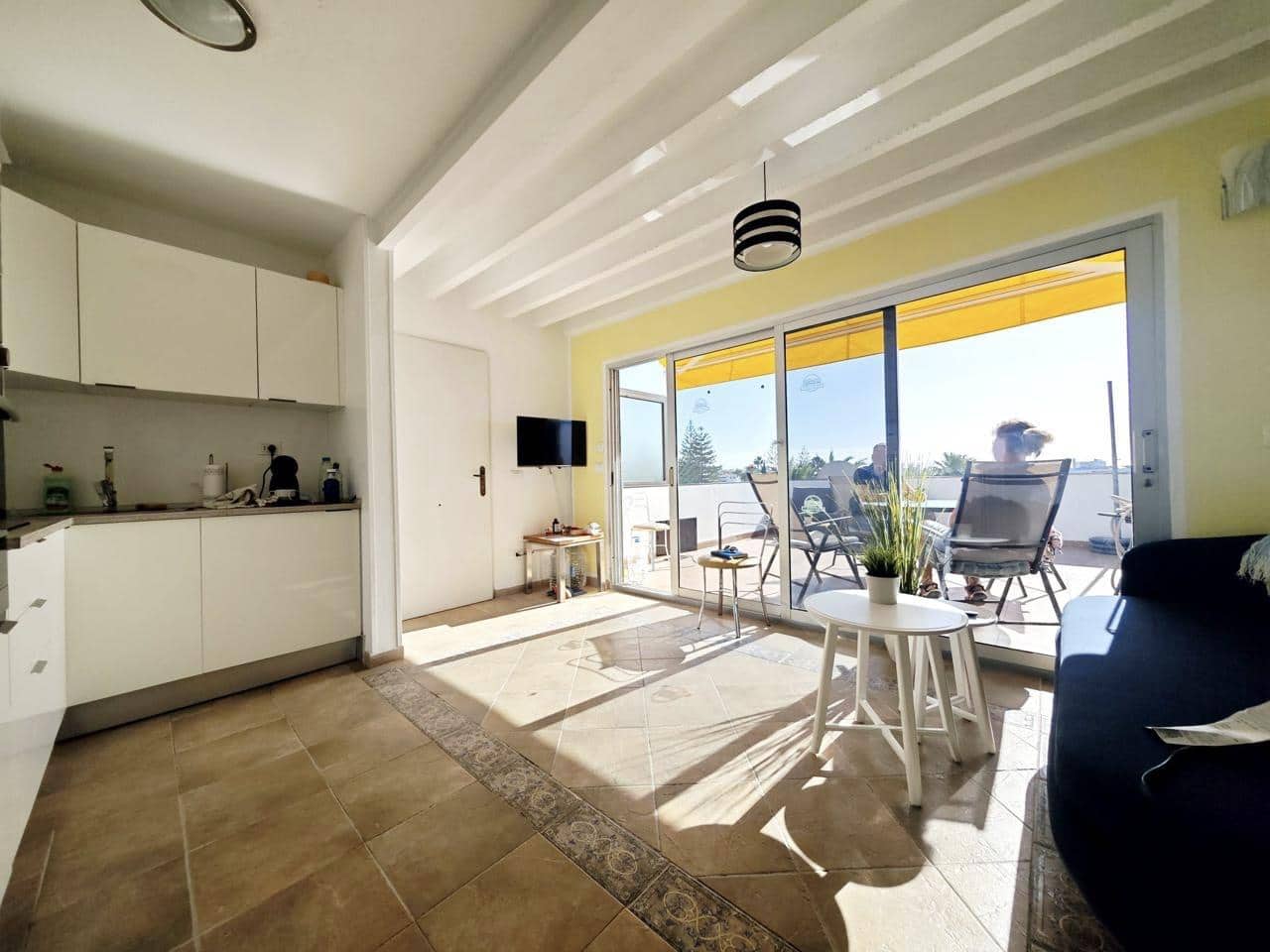 2 Zimmer Wohnung zu vermieten in San Agustin mit Pool - 1.600 € (Ref: 9618674)