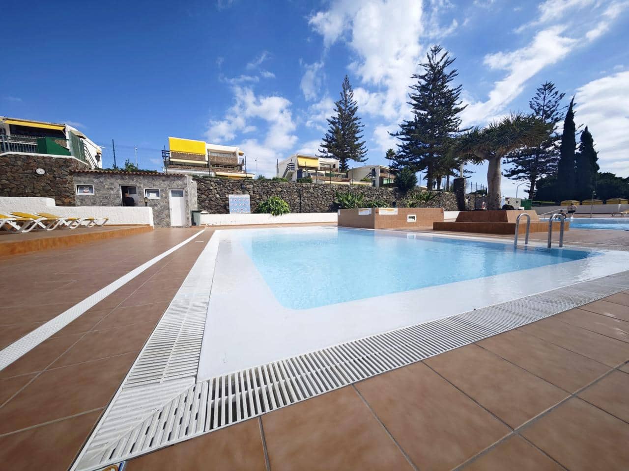 2 Zimmer Wohnung zu vermieten in San Agustin mit Pool - 1.600 € (Ref: 9618674)