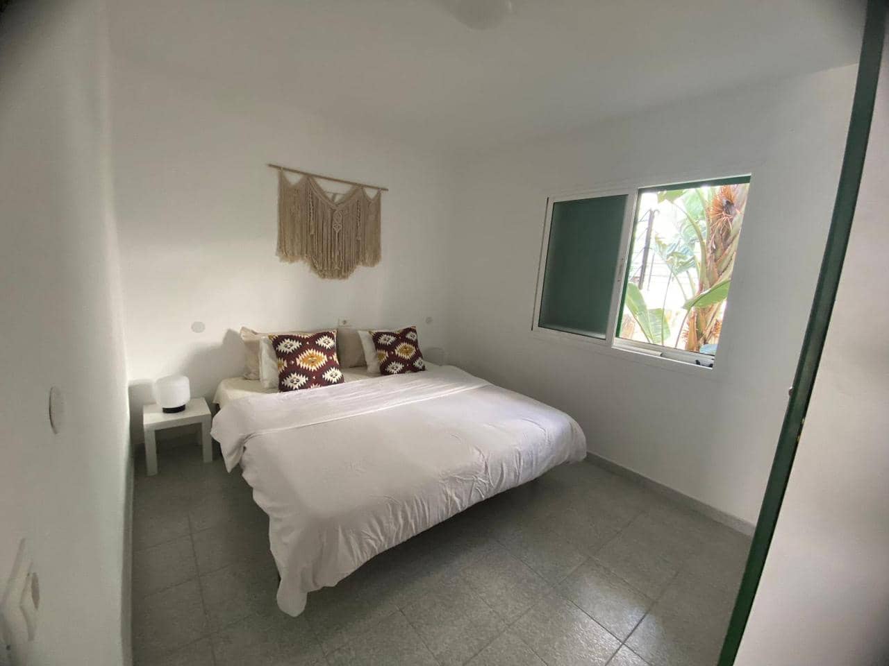 1 quarto Apartamento para arrendar em Sonneland com piscina garagem - 1 000 € (Ref: 9684254)