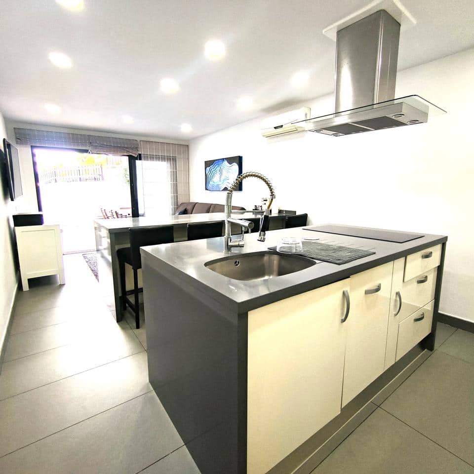 3 camera da letto Villa da affittare in San Agustin con piscina garage - 3.200 € (Rif: 9684255)