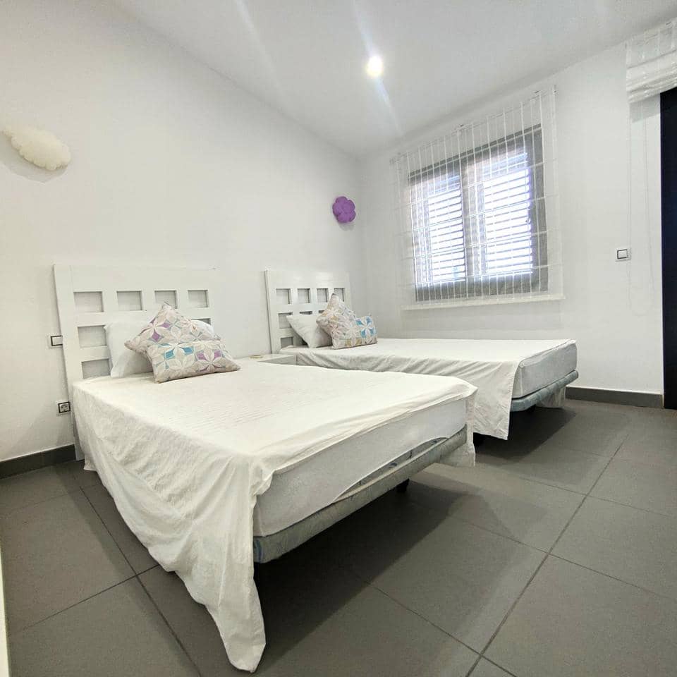 3 camera da letto Villa da affittare in San Agustin con piscina garage - 3.200 € (Rif: 9684255)