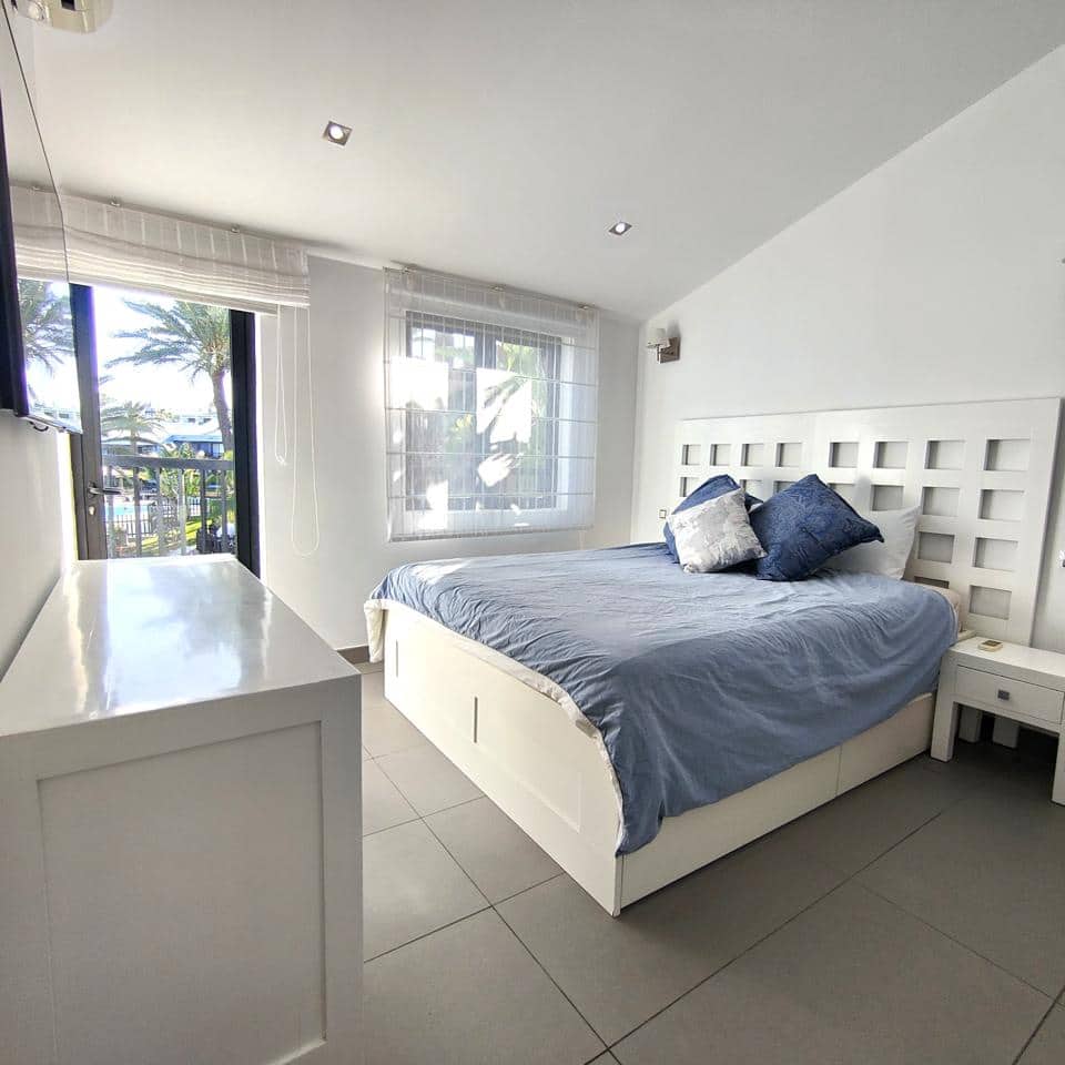 3 camera da letto Villa da affittare in San Agustin con piscina garage - 3.200 € (Rif: 9684255)