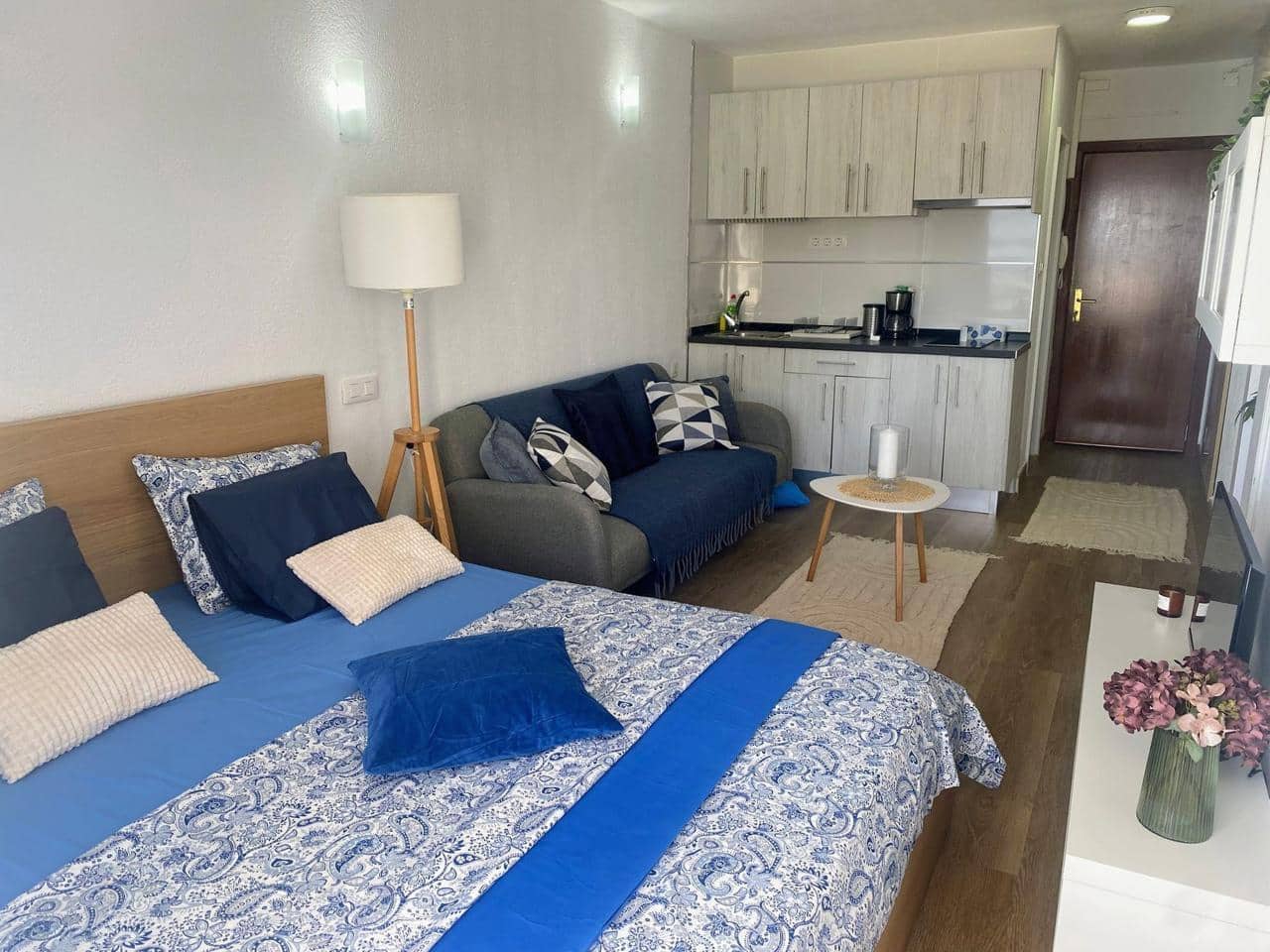 Flat for rent in Puerto Rico with pool - € 950 (Ref: 9687616)