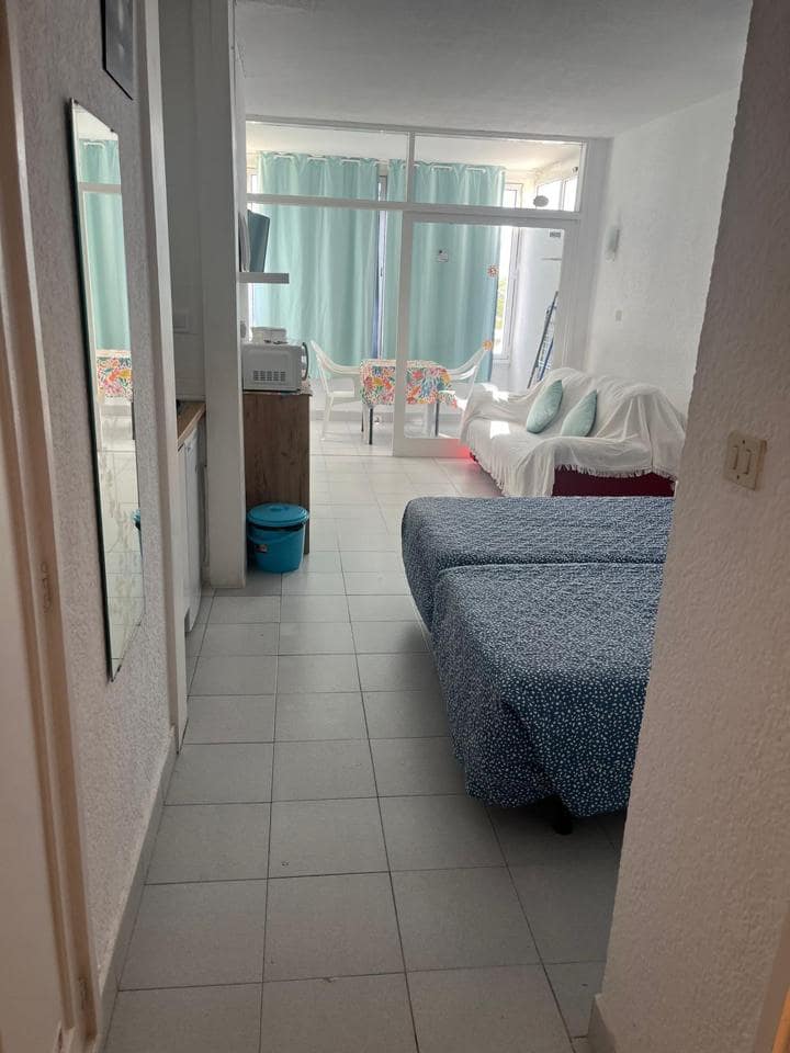 Flat for rent in Puerto Rico with pool - € 1,000 (Ref: 9700069)