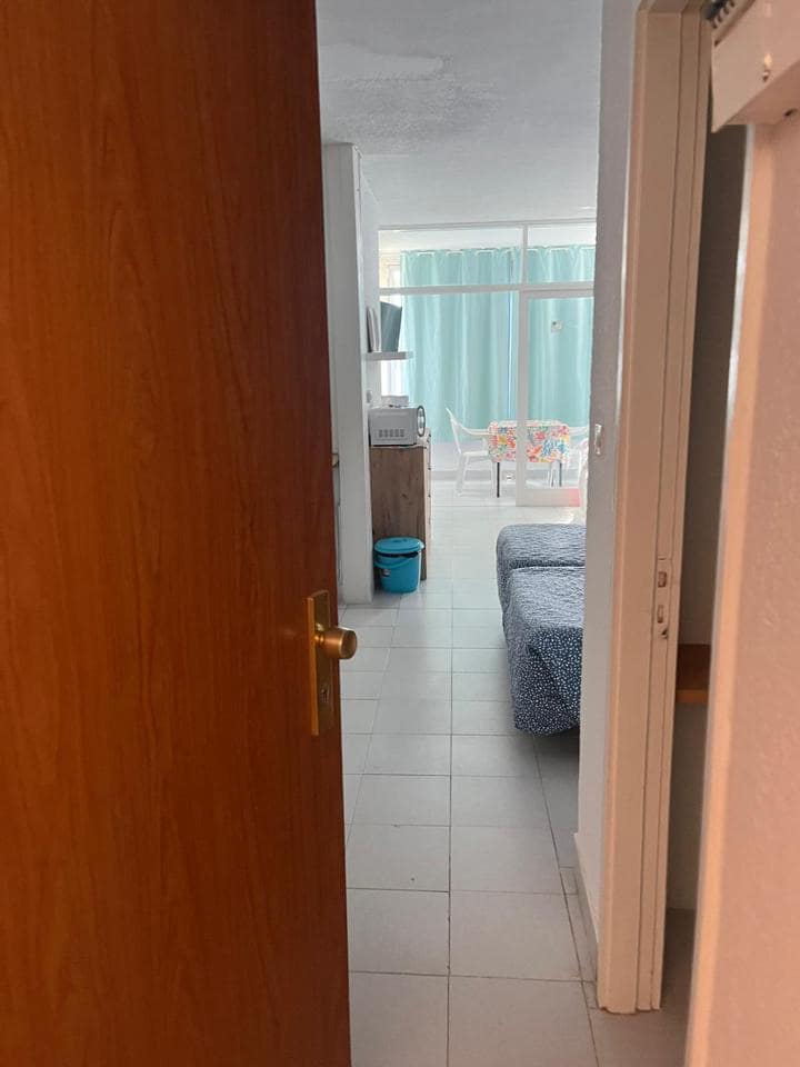 Flat for rent in Puerto Rico with pool - € 1,000 (Ref: 9700069)