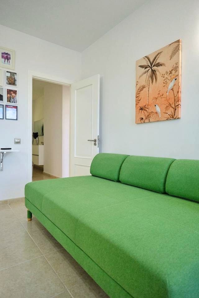 Appartement de 3 chambres à louer à Vecindario avec garage - 1 300 € (Ref: 9713851)