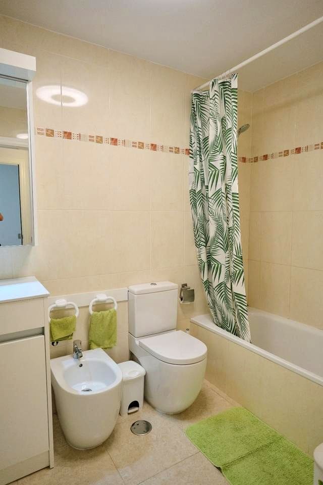 Appartement de 3 chambres à louer à Vecindario avec garage - 1 300 € (Ref: 9713851)