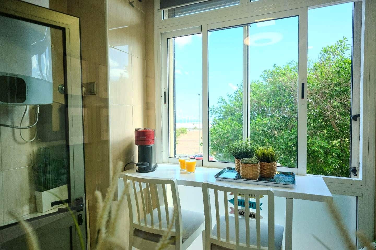 Appartement de 3 chambres à louer à Vecindario avec garage - 1 300 € (Ref: 9713851)