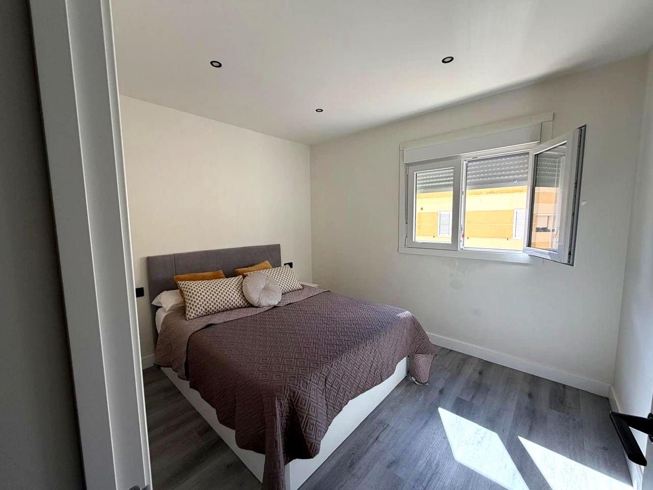 3 quarto Apartamento para arrendar em San Fernando - 1 450 € (Ref: 9730618)