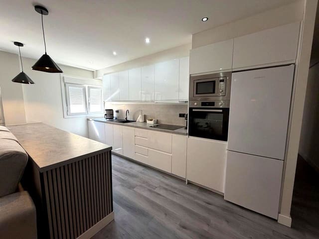 3 quarto Apartamento para arrendar em San Fernando, Moya - 1 450 € (Ref: 9730618)