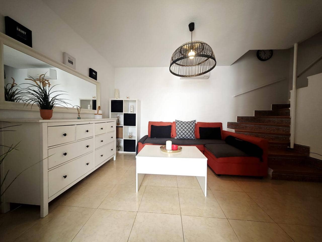 1 sovrum Villa att hyra i Sonneland med pool garage - 1 300 € (Ref: 9747367)