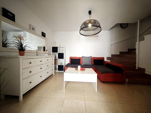 1 sovrum Villa att hyra i Sonneland, San Bartolomé de Tirajana med pool garage - 1 300 € (Ref: 9747367)