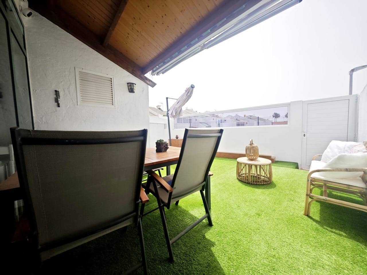 1 sovrum Villa att hyra i Sonneland med pool garage - 1 300 € (Ref: 9747367)