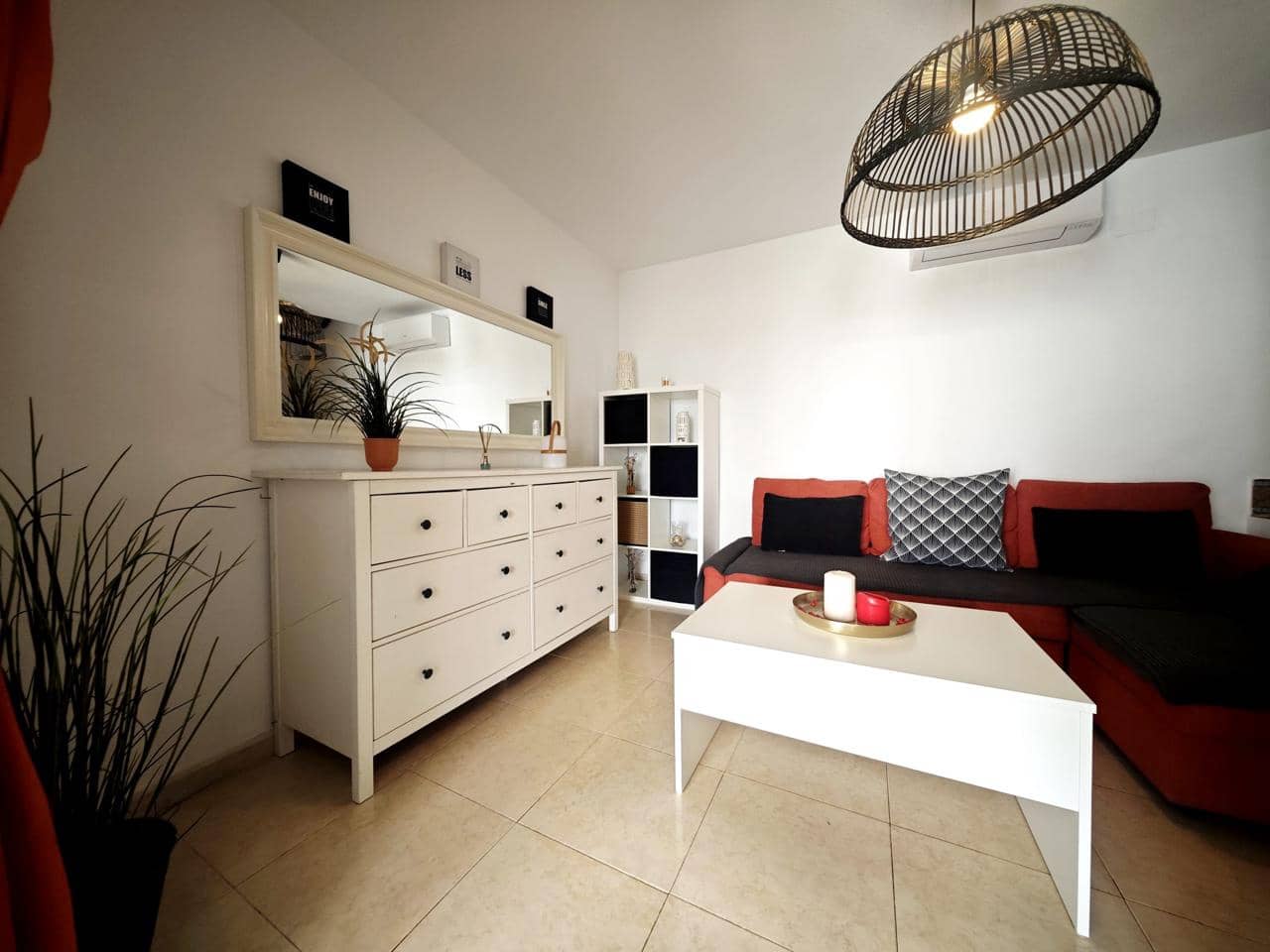 1 sovrum Villa att hyra i Sonneland med pool garage - 1 300 € (Ref: 9747367)