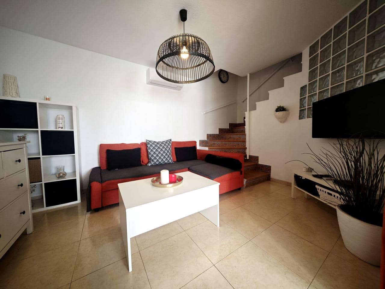 1 sovrum Villa att hyra i Sonneland med pool garage - 1 300 € (Ref: 9747367)