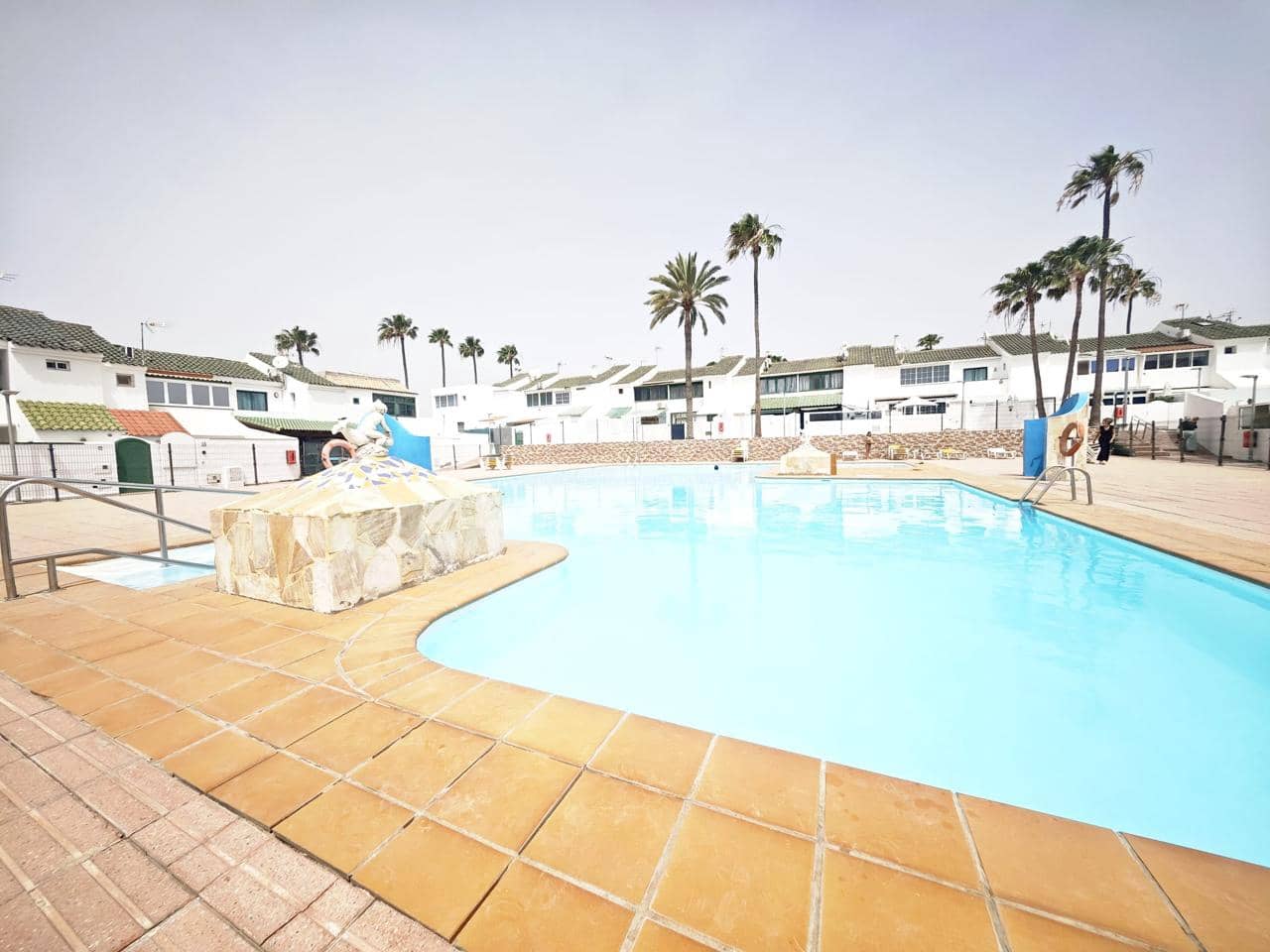 1 sovrum Villa att hyra i Sonneland med pool garage - 1 300 € (Ref: 9747367)