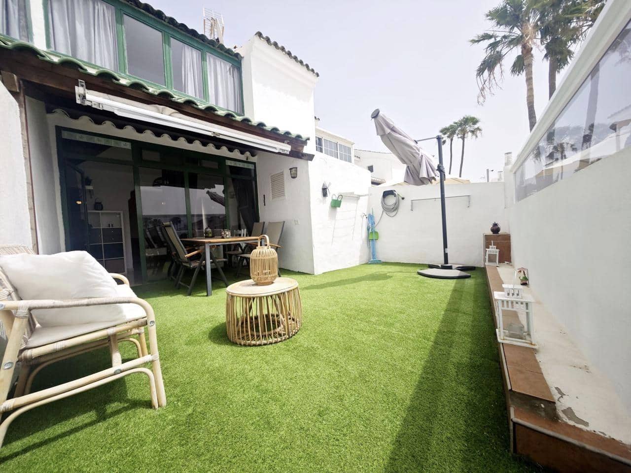 1 sovrum Villa att hyra i Sonneland med pool garage - 1 300 € (Ref: 9747367)