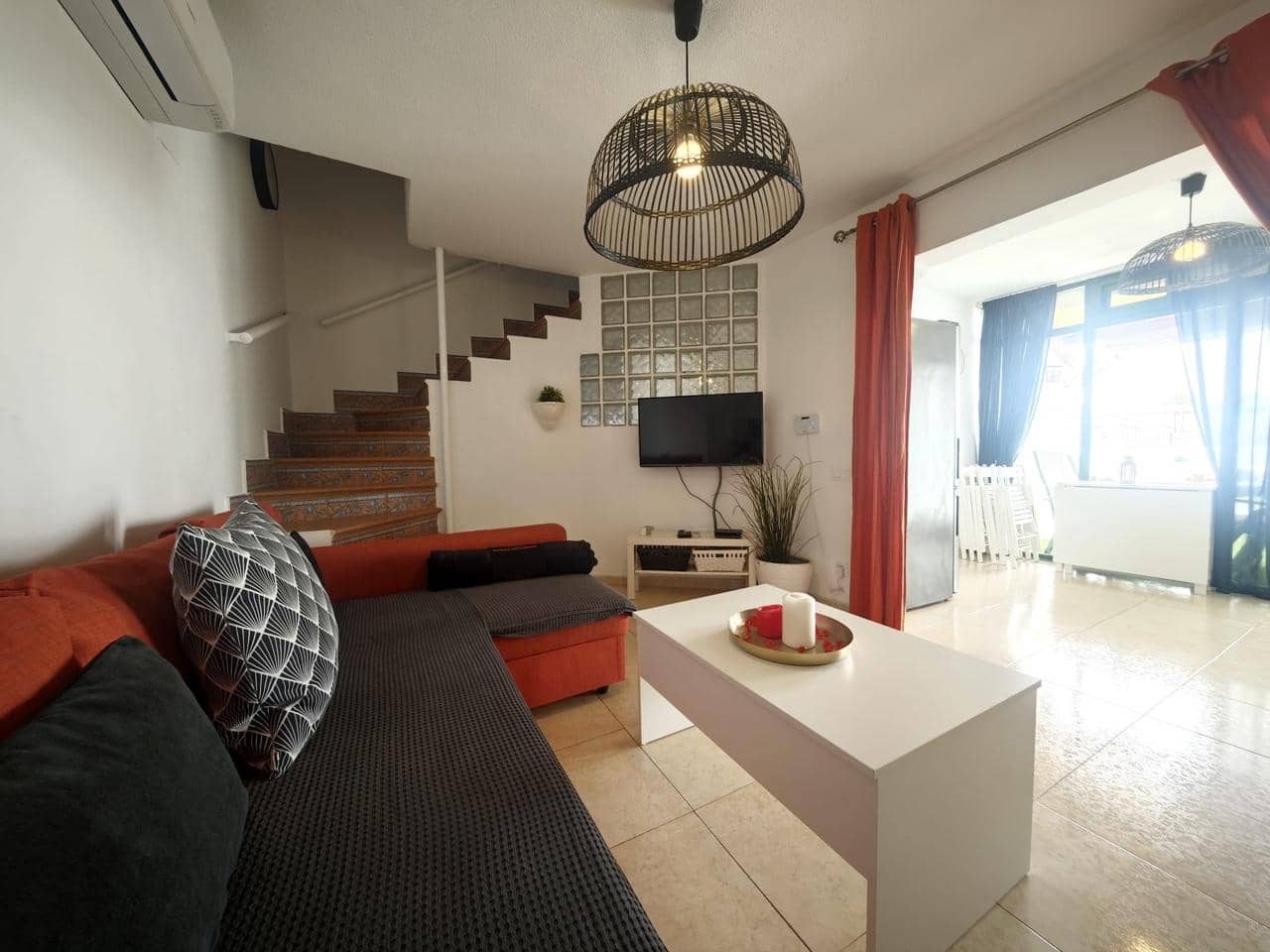 1 sovrum Villa att hyra i Sonneland med pool garage - 1 300 € (Ref: 9747367)