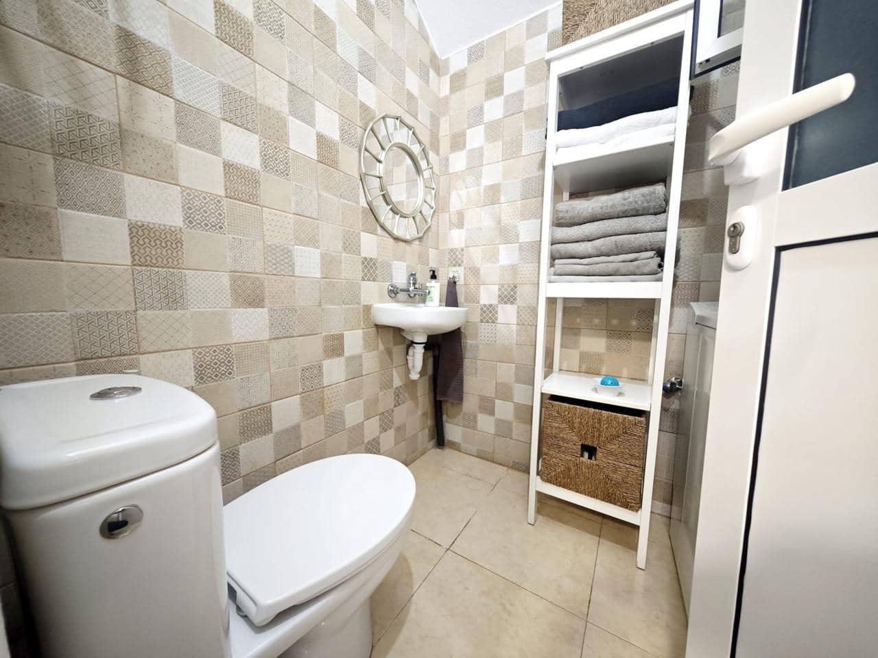 1 sovrum Villa att hyra i Sonneland med pool garage - 1 300 € (Ref: 9747367)