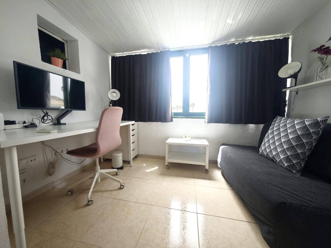 1 sovrum Villa att hyra i Sonneland med pool garage - 1 300 € (Ref: 9747367)