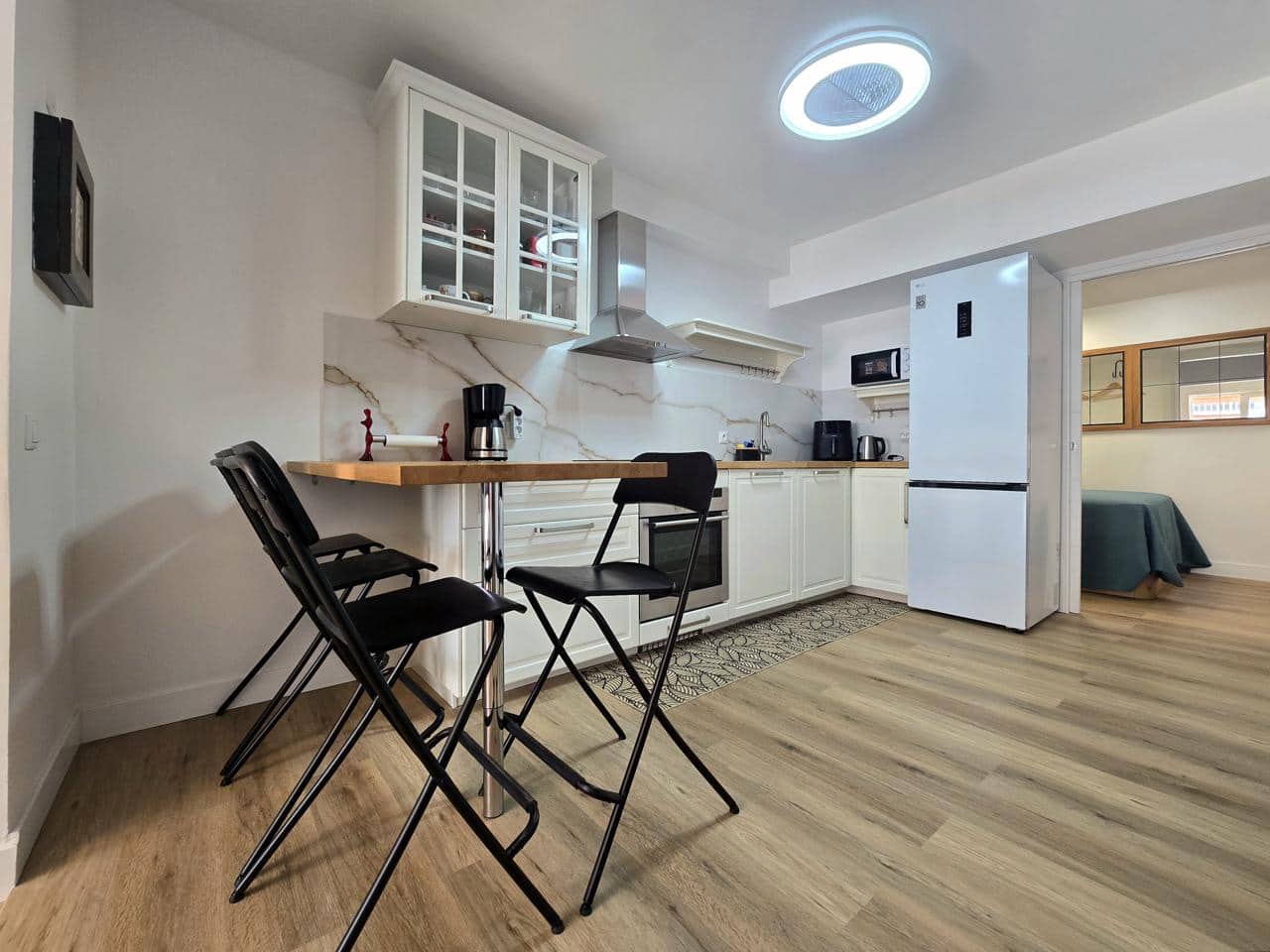 2 makuuhuone Asunto vuokrattavana paikassa Sonneland mukana uima-altaan - 1 500 € (Ref: 9756670)